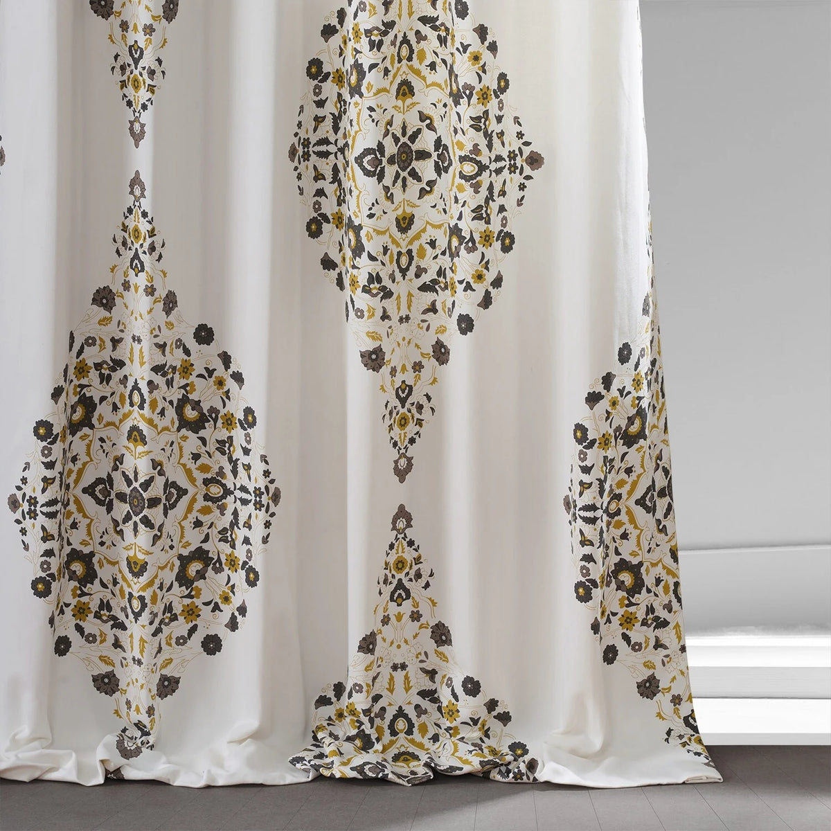 Medallion Damask Printed Cotton Room Darkening Curtain Panel, 1 Piece