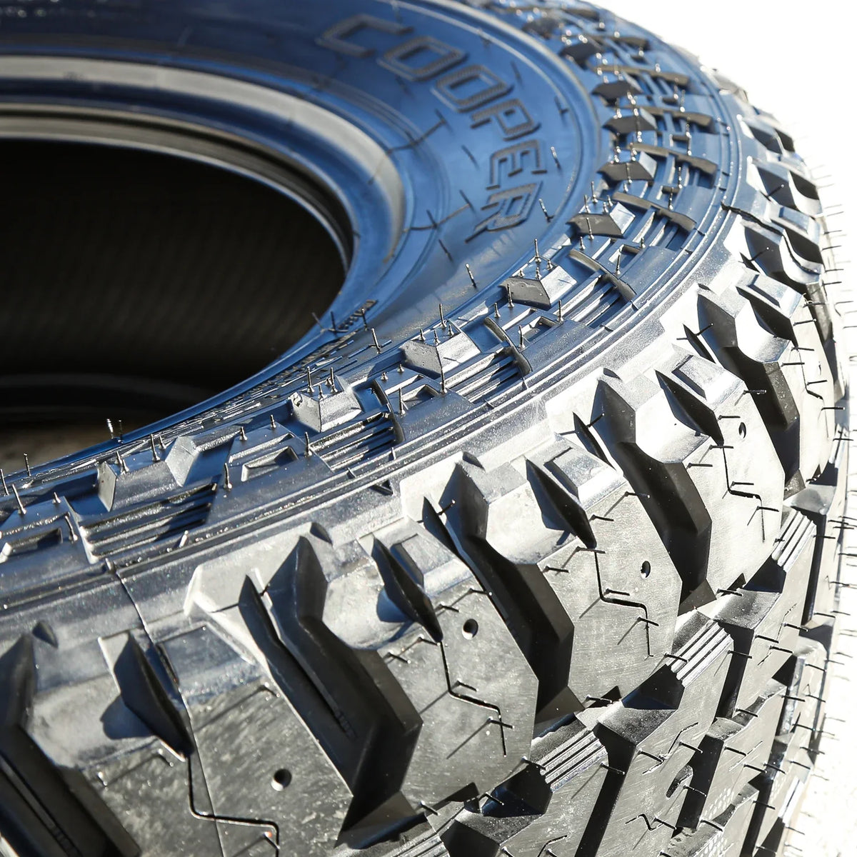 Set of 4 LT275/70R18 125/122Q E 10-Ply M/T Mud Tires